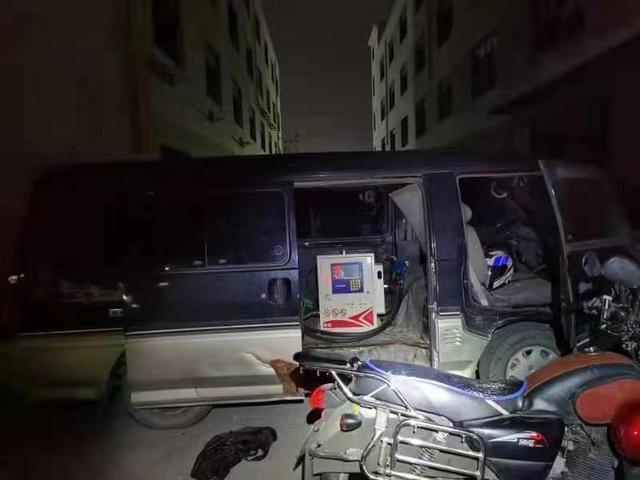 無?；C進(jìn)行非法流動加油